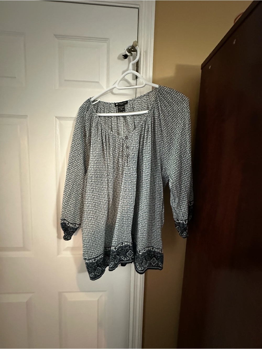 Valerie Bertinelli Gray Printed Peasant Tunic with Border Print